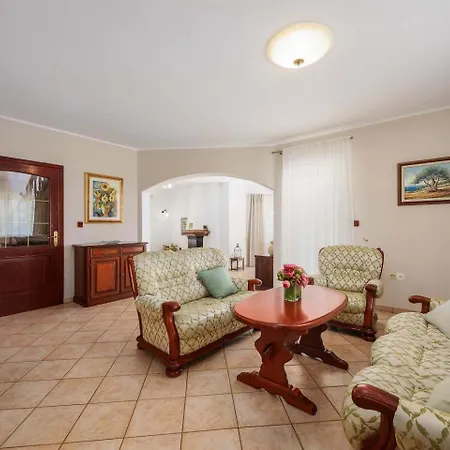 Eufemia Near With Large Garden And Outdoor Playground For Kids * Porec