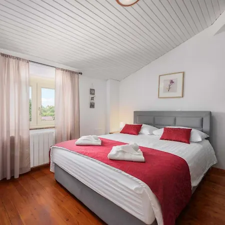 Eufemia Near With Large Garden And Outdoor Playground For Kids * Porec