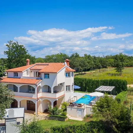 Eufemia Near With Large Garden And Outdoor Playground For Kids * Porec